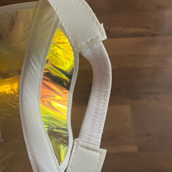 FREE Clear/White Visor w/Jenn - Picture 6 of 11